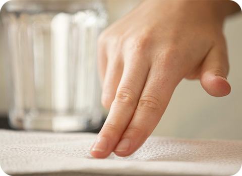 Hund und Katze sollten mit einem wirksamen Anti-Flohmittel vor Hunden und Katzen geschützt werden, damit es gar nicht erst zu einem Flohbefall kommt.